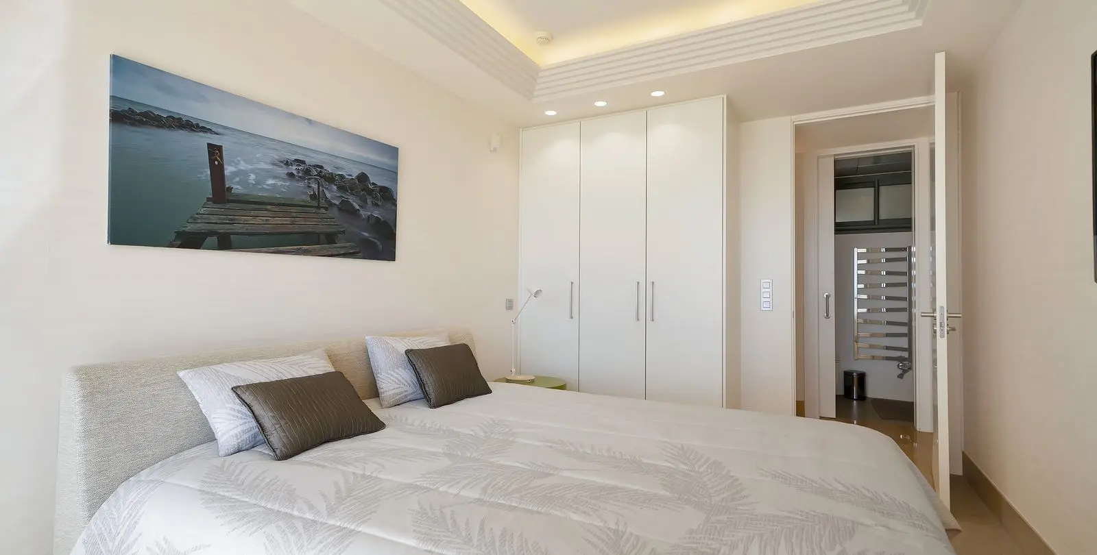 Long-term rent of middle floor apartment in Nueva Andalucía 17