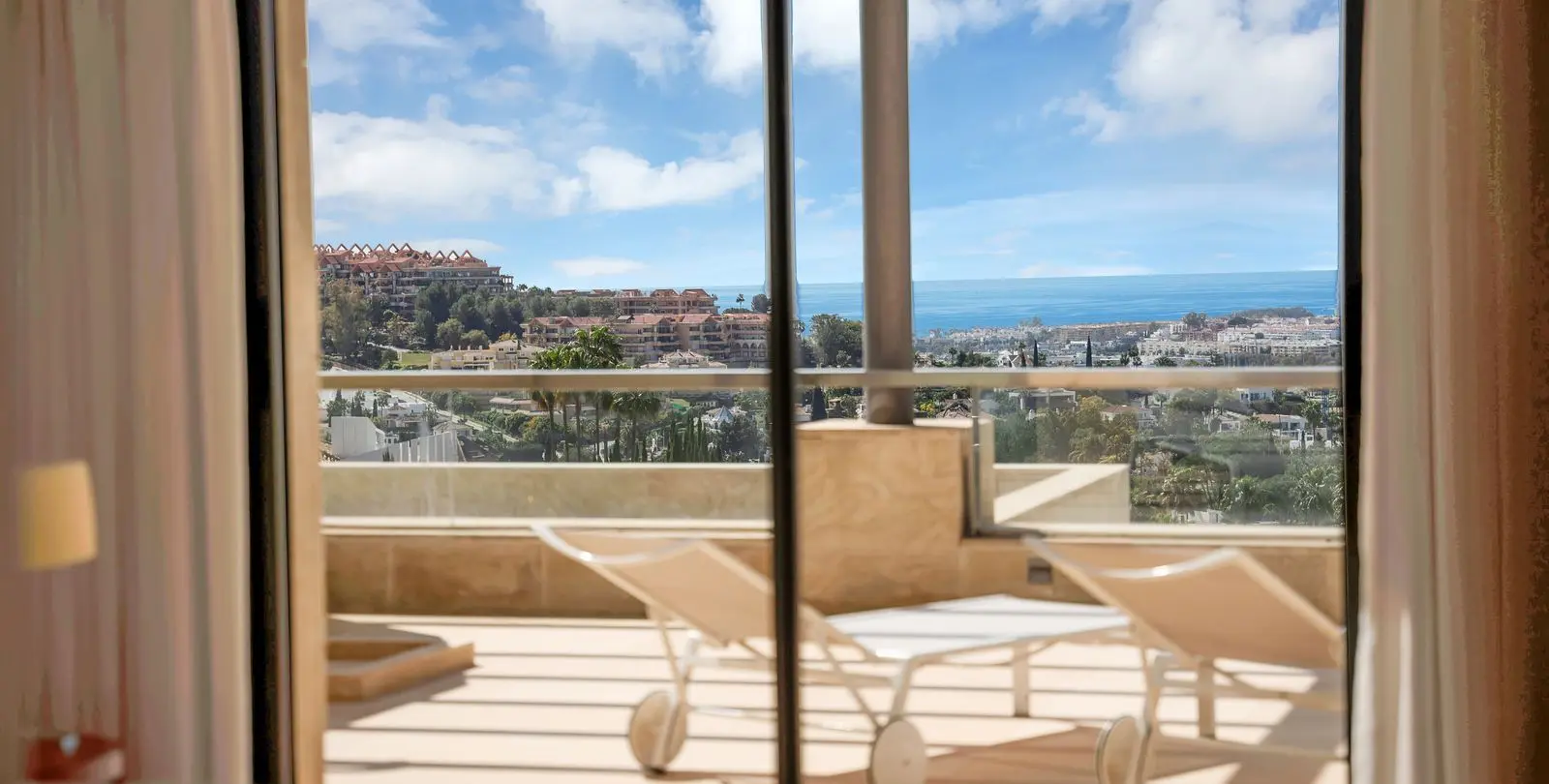 Long-term rent of middle floor apartment in Nueva Andalucía 21