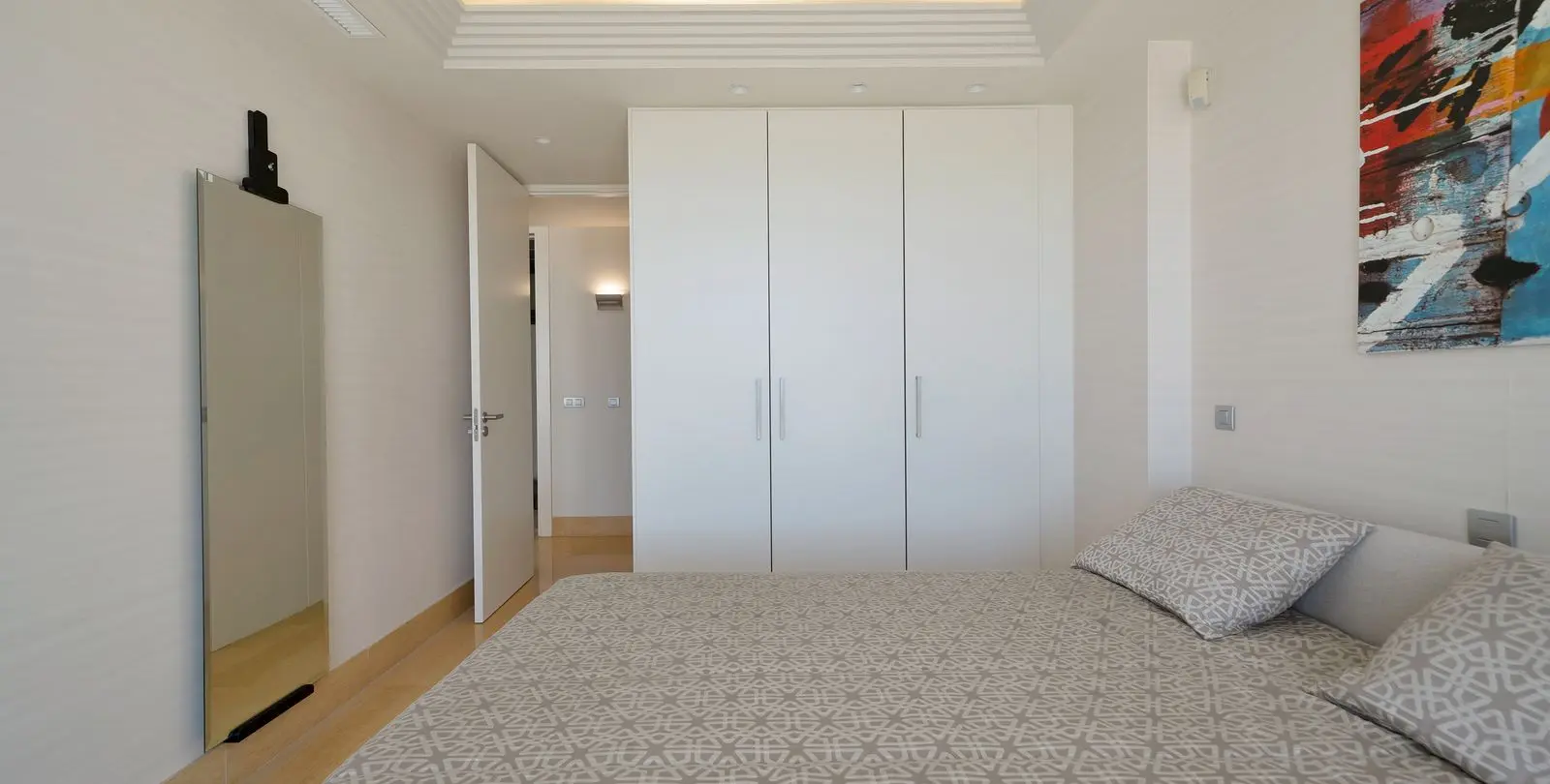 Long-term rent of middle floor apartment in Nueva Andalucía 23