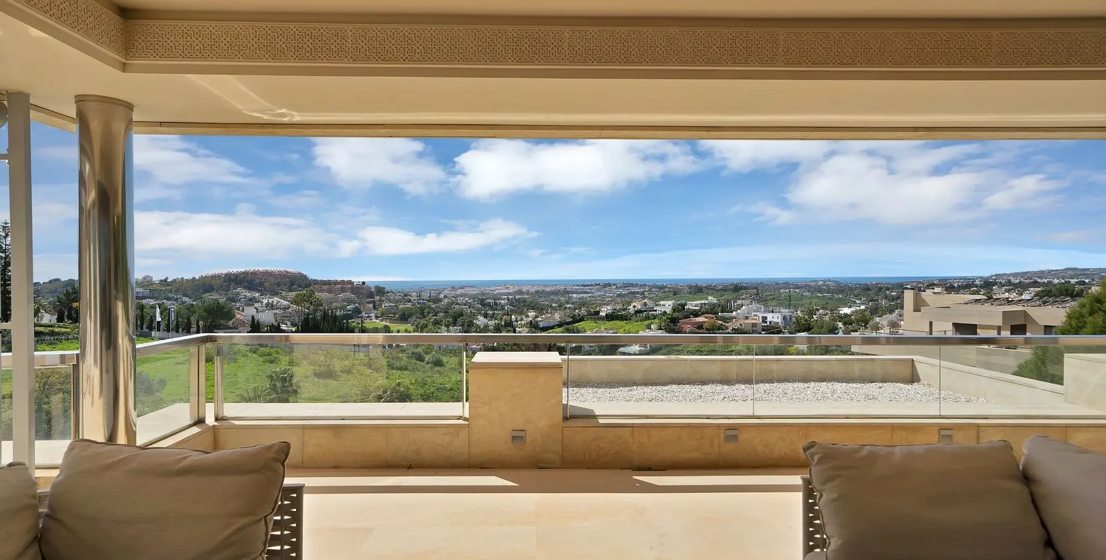 Long-term rent of middle floor apartment in Nueva Andalucía 29