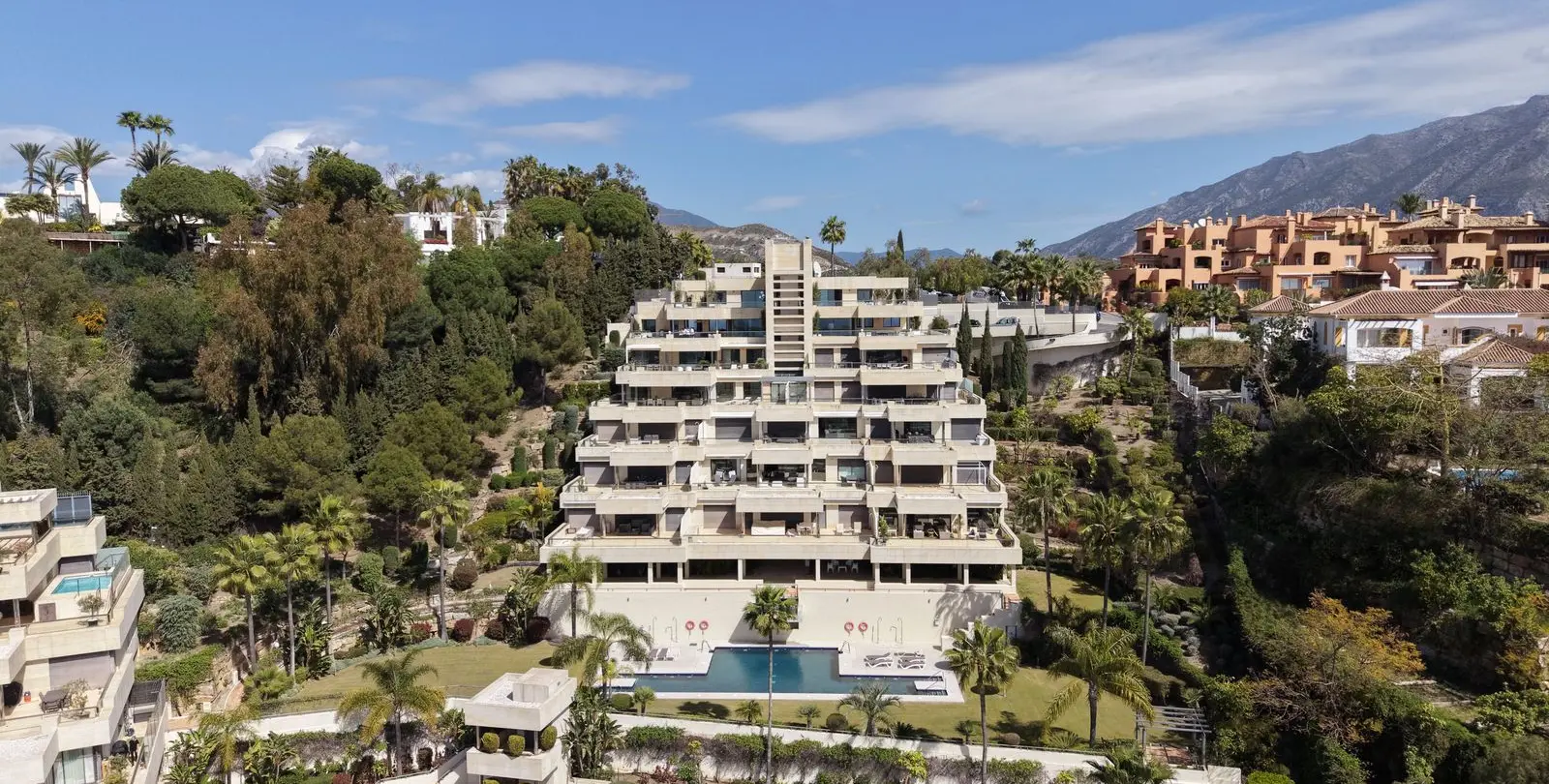 Long-term rent of middle floor apartment in Nueva Andalucía 37