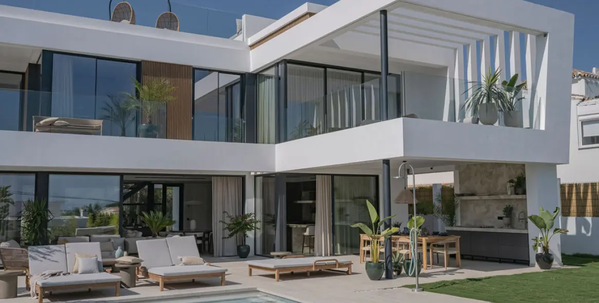Sale of detached villa in Marbesa 1