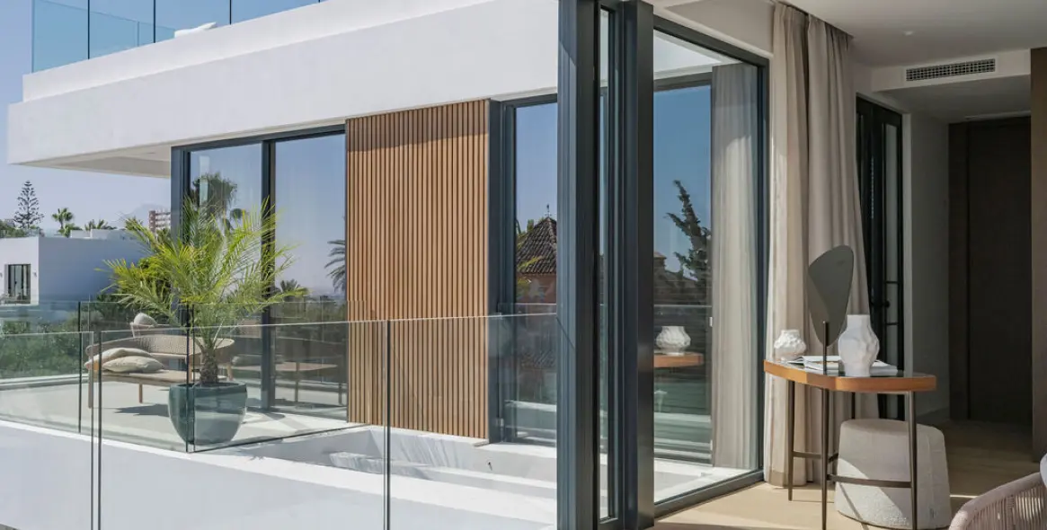 Sale of detached villa in Marbesa 24