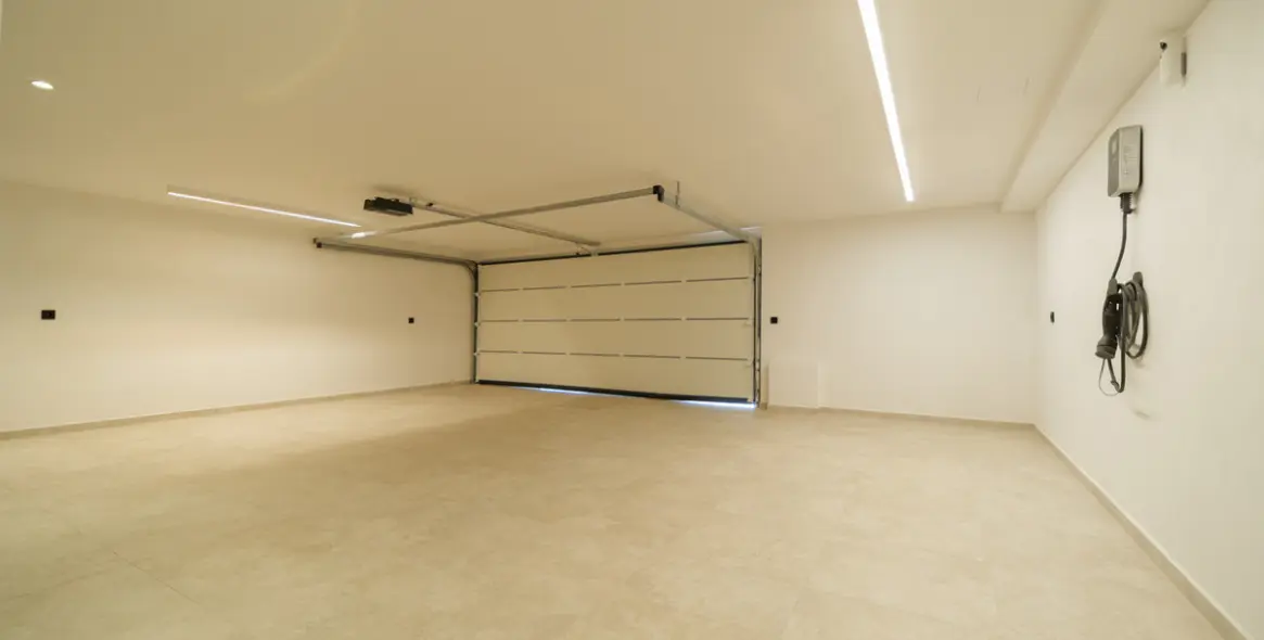 Продажа  отдельно стоящей виллы в Marbesa 28