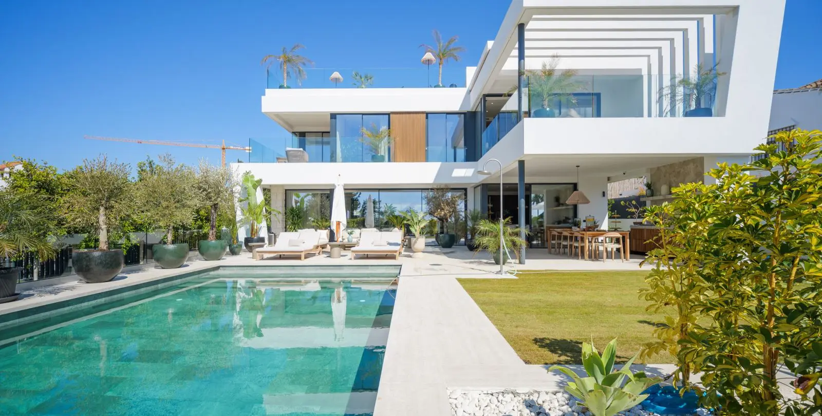 Sale of detached villa in Marbesa 1
