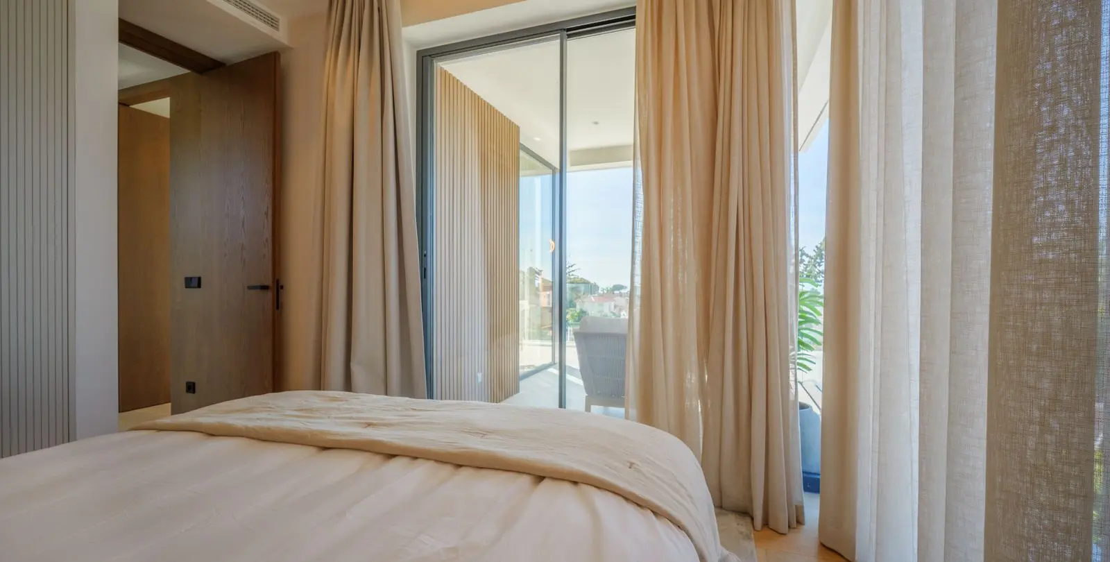 Sale of detached villa in Marbesa 12