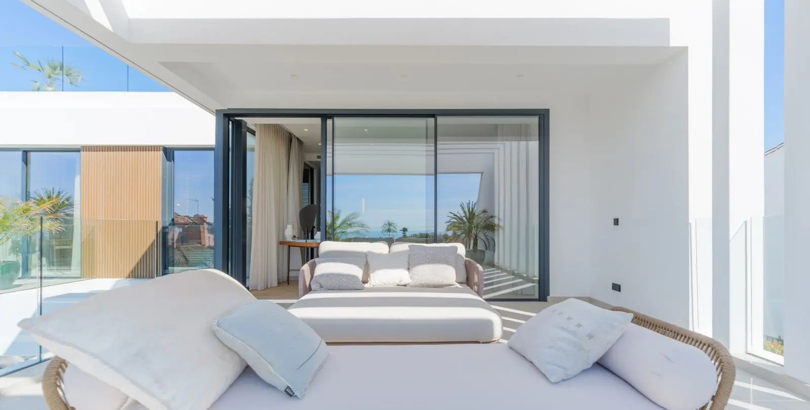 Sale of detached villa in Marbesa 44