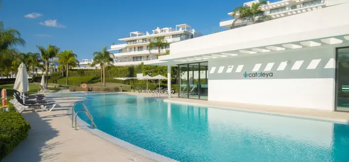 Alquiler a largo plazo de apartamento en planta media en Estepona 2