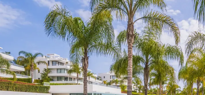 Alquiler a largo plazo de apartamento en planta media en Estepona 4