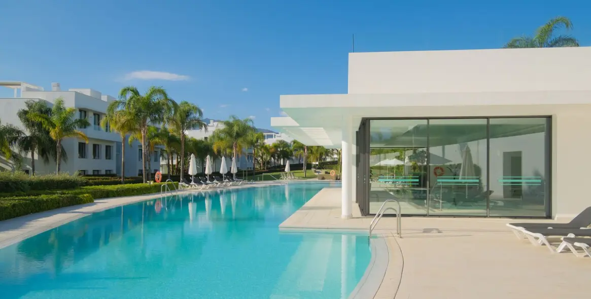 Долгосрочная аренда апартаментов на среднем этаже в Estepona 15