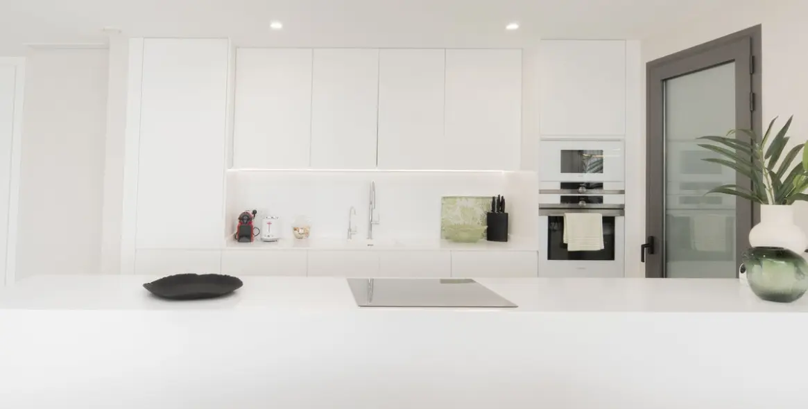 Долгосрочная аренда апартаментов на среднем этаже в Estepona 17