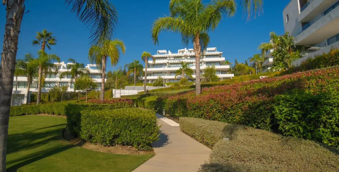 Долгосрочная аренда апартаментов на среднем этаже в Estepona 35