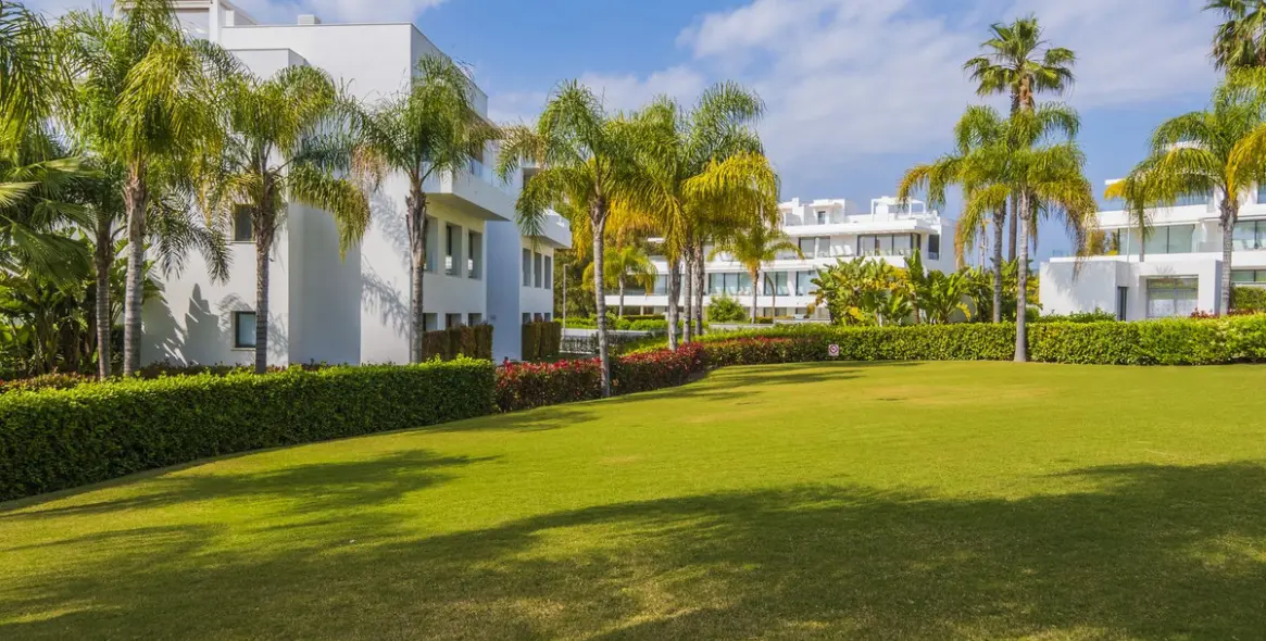 Долгосрочная аренда апартаментов на среднем этаже в Estepona 36