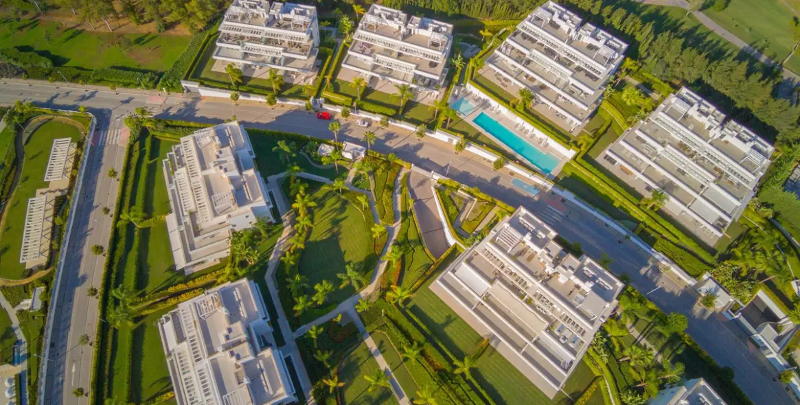 Долгосрочная аренда апартаментов на среднем этаже в Estepona 38