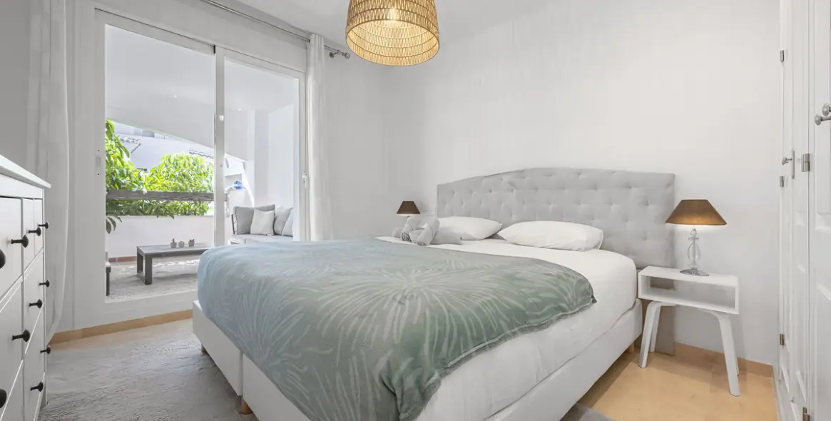 Долгосрочная аренда апартаментов на первом этаже в Nueva Andalucía 3