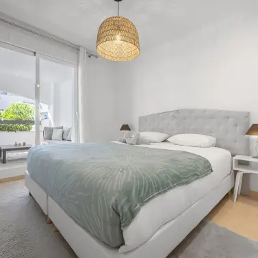 Долгосрочная аренда апартаментов на первом этаже в Nueva Andalucía