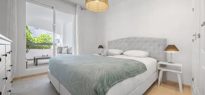 Долгосрочная аренда апартаментов на первом этаже в Nueva Andalucía 2