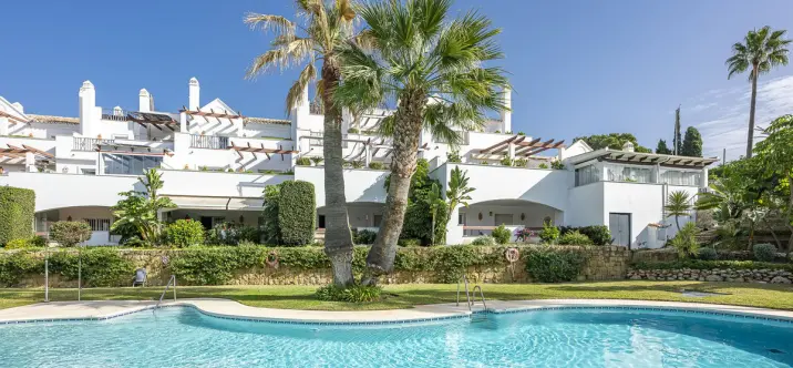 Долгосрочная аренда апартаментов на первом этаже в Nueva Andalucía 3