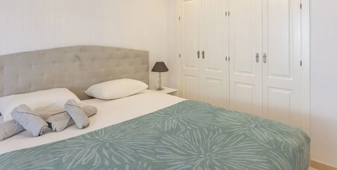 Долгосрочная аренда апартаментов на первом этаже в Nueva Andalucía 16