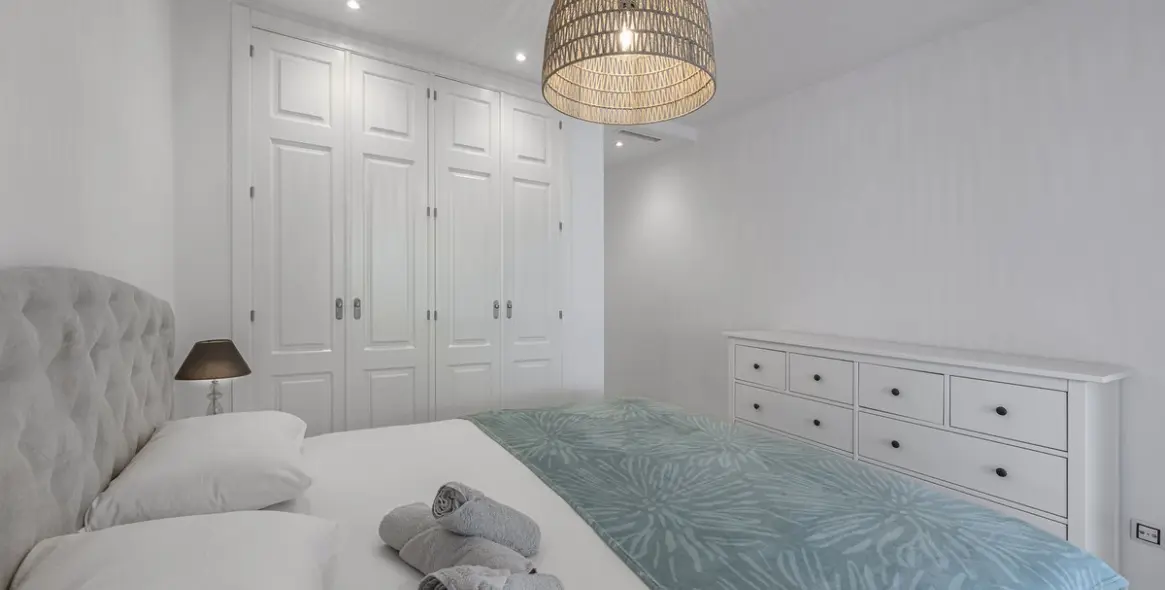 Долгосрочная аренда апартаментов на первом этаже в Nueva Andalucía 18