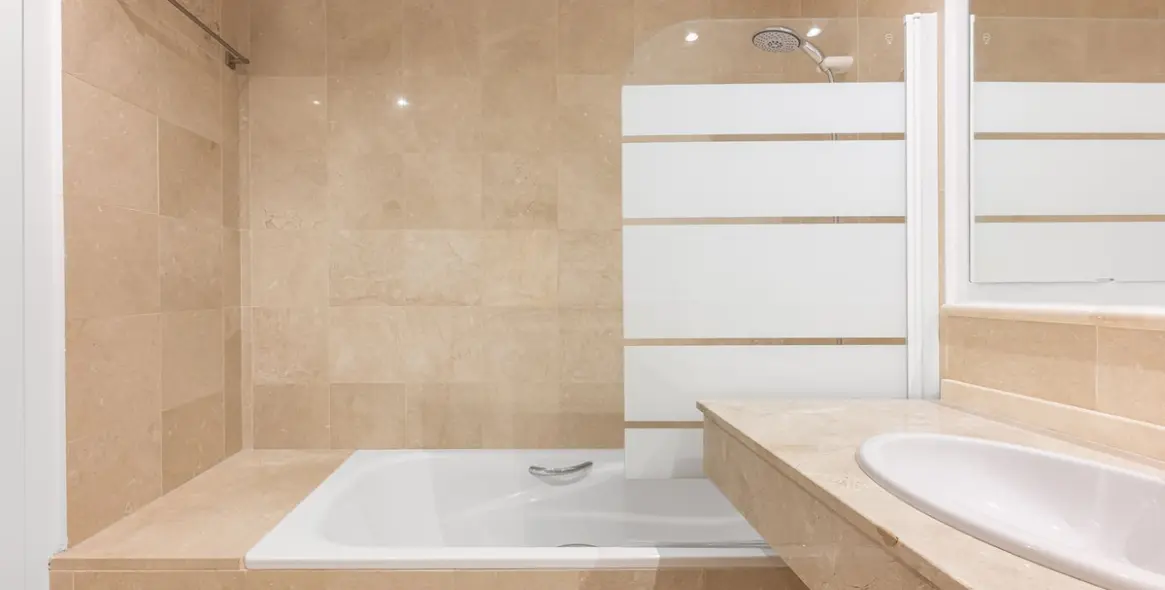 Долгосрочная аренда апартаментов на первом этаже в Nueva Andalucía 20