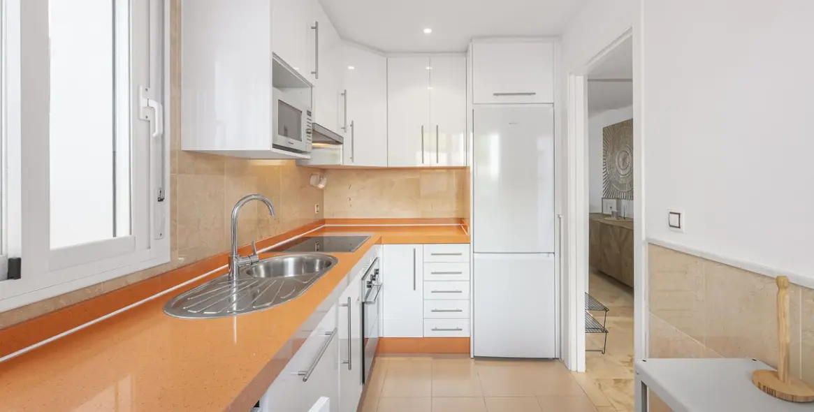 Долгосрочная аренда апартаментов на первом этаже в Nueva Andalucía 22