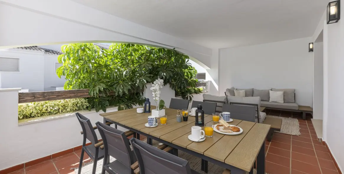 Долгосрочная аренда апартаментов на первом этаже в Nueva Andalucía 27