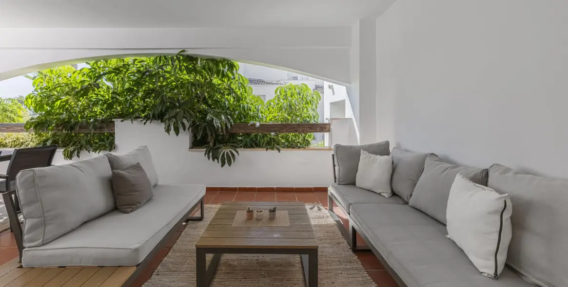 Долгосрочная аренда апартаментов на первом этаже в Nueva Andalucía 28