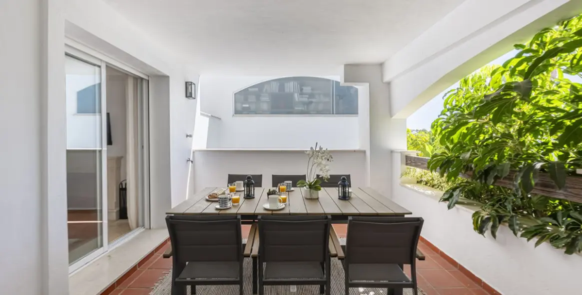 Долгосрочная аренда апартаментов на первом этаже в Nueva Andalucía 29