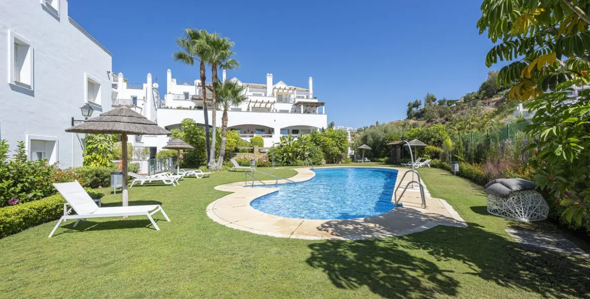 Долгосрочная аренда апартаментов на первом этаже в Nueva Andalucía 32