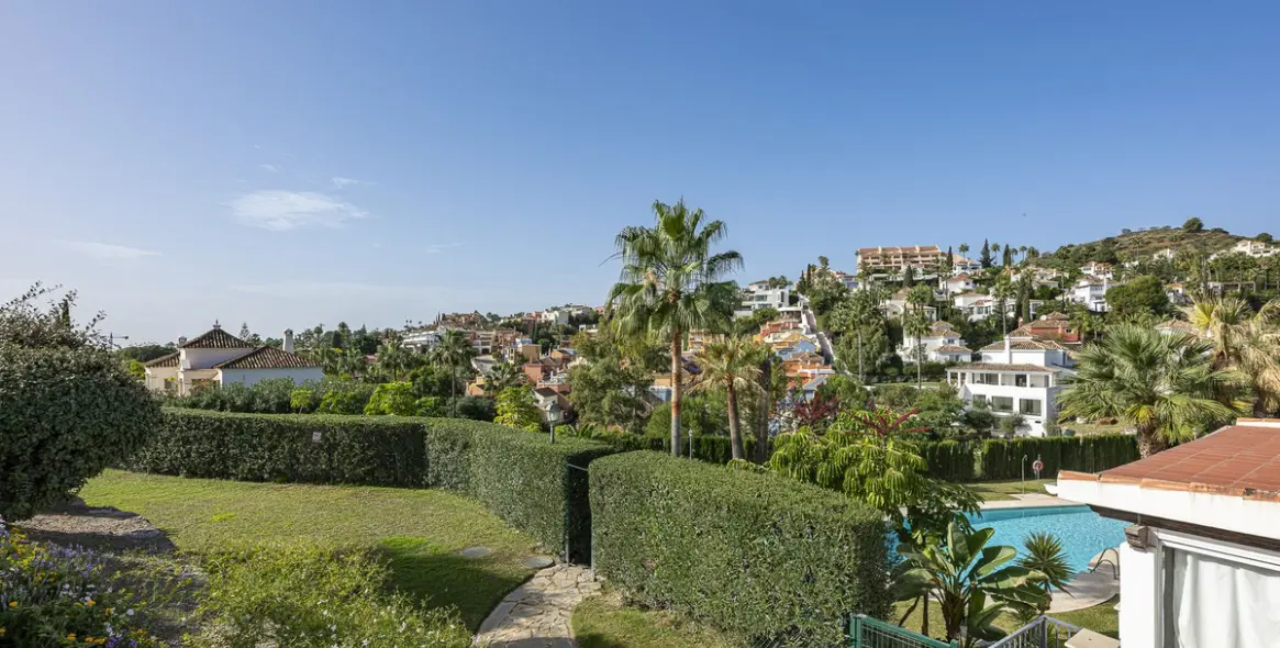 Долгосрочная аренда апартаментов на первом этаже в Nueva Andalucía 33