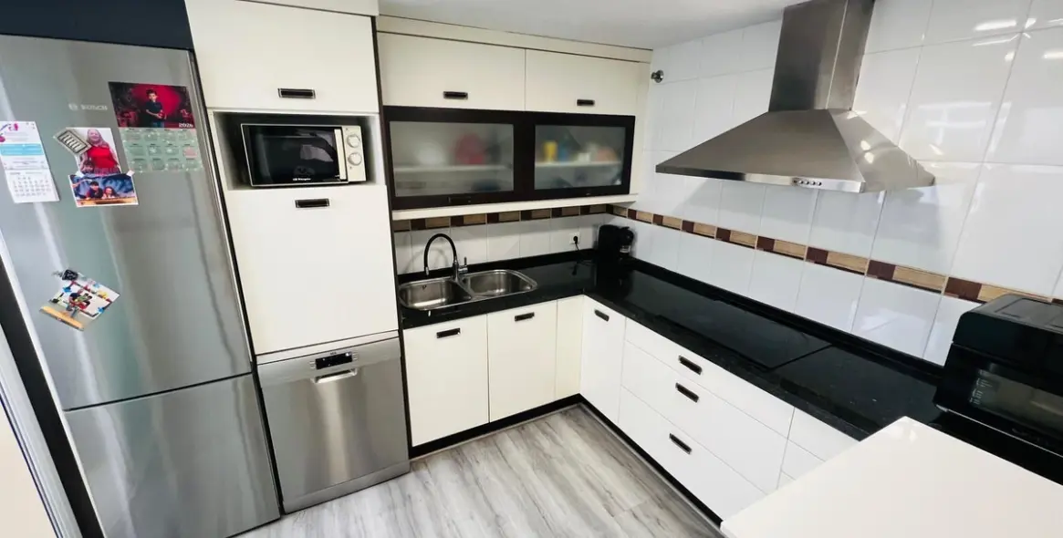 Продажа апартаментов на среднем этаже в Estepona 5