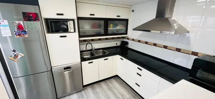 Продажа апартаментов на среднем этаже в Estepona 4