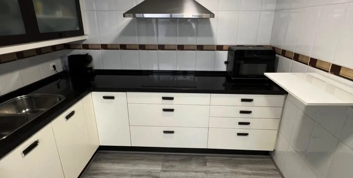 Продажа апартаментов на среднем этаже в Estepona 17