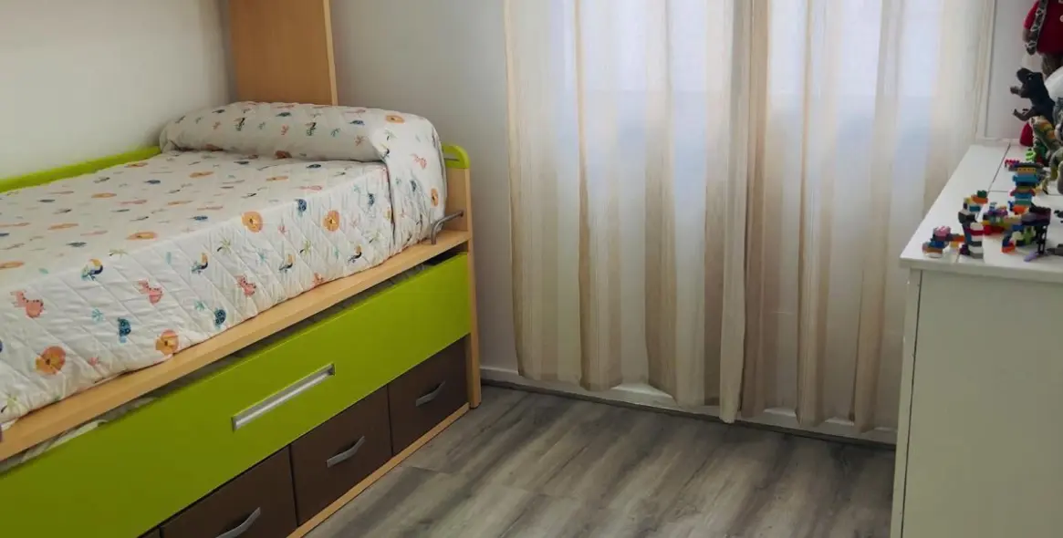 Продажа апартаментов на среднем этаже в Estepona 18