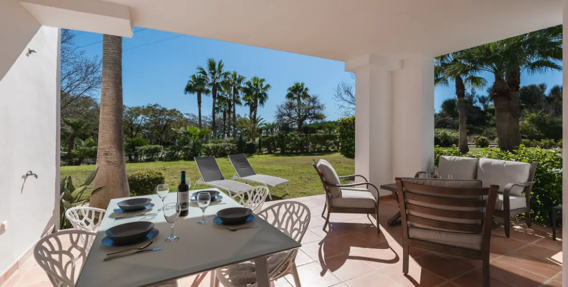 Продажа апартаментов на среднем этаже в Casares 1