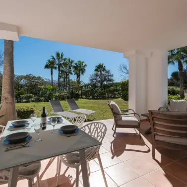 Продажа апартаментов на среднем этаже в Casares