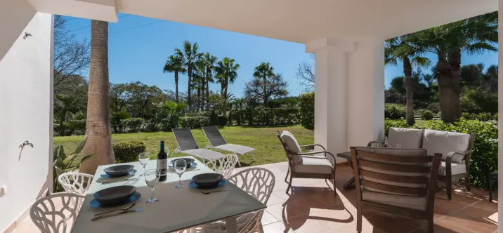 Продажа апартаментов на среднем этаже в Casares 0