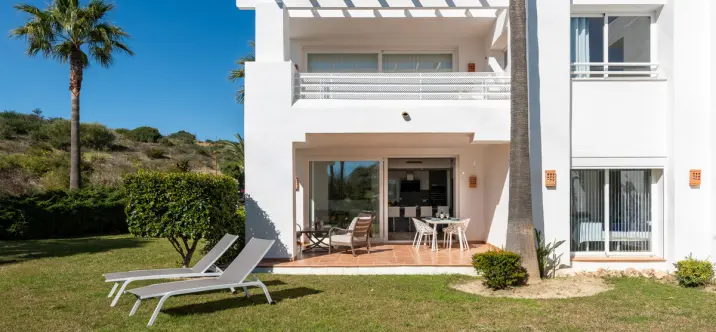 Продажа апартаментов на среднем этаже в Casares 1