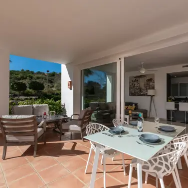 Продажа апартаментов на среднем этаже в Casares