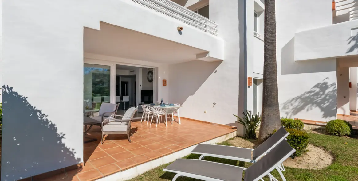 Продажа апартаментов на среднем этаже в Casares 5