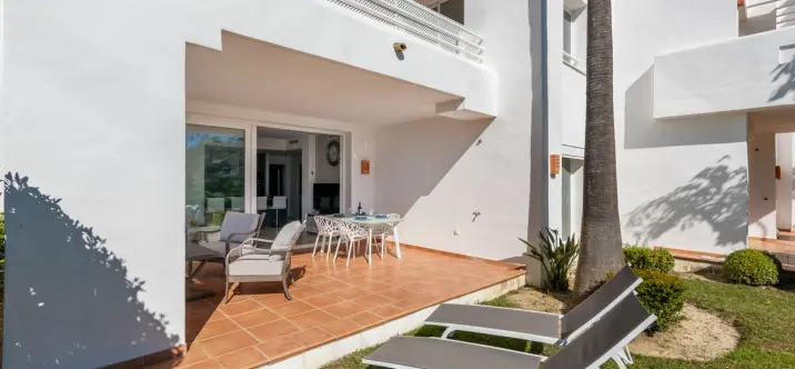 Продажа апартаментов на среднем этаже в Casares 4