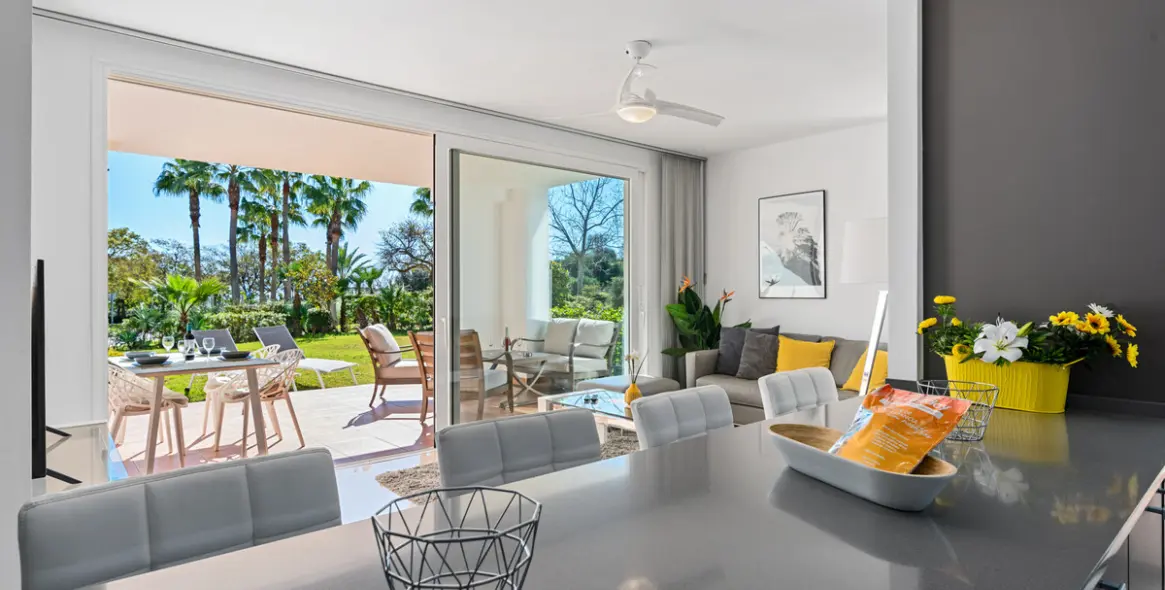 Продажа апартаментов на среднем этаже в Casares 7