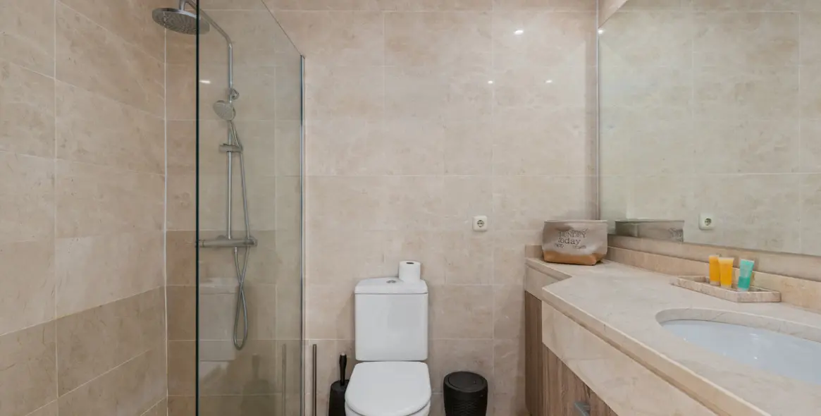 Продажа апартаментов на среднем этаже в Casares 19