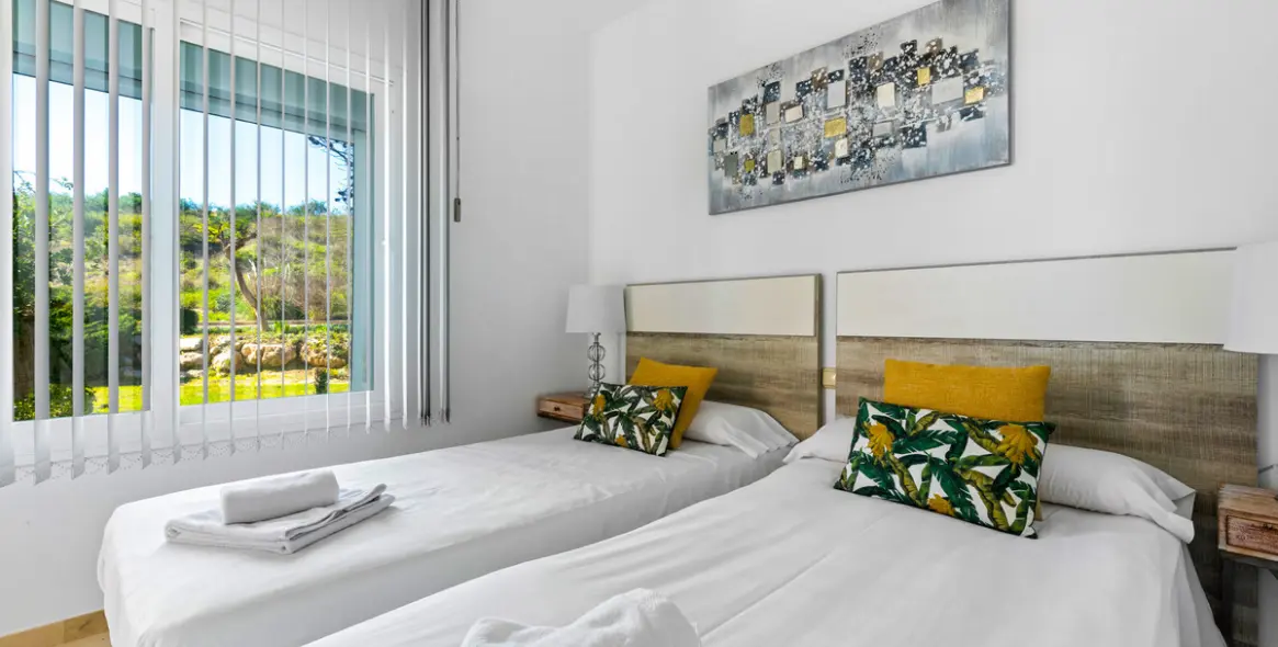 Продажа апартаментов на среднем этаже в Casares 22