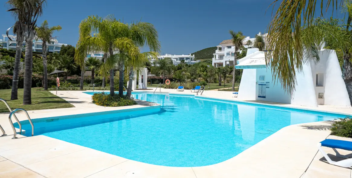 Продажа апартаментов на среднем этаже в Casares 23