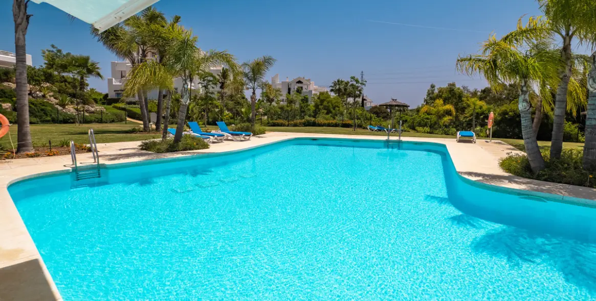 Продажа апартаментов на среднем этаже в Casares 29