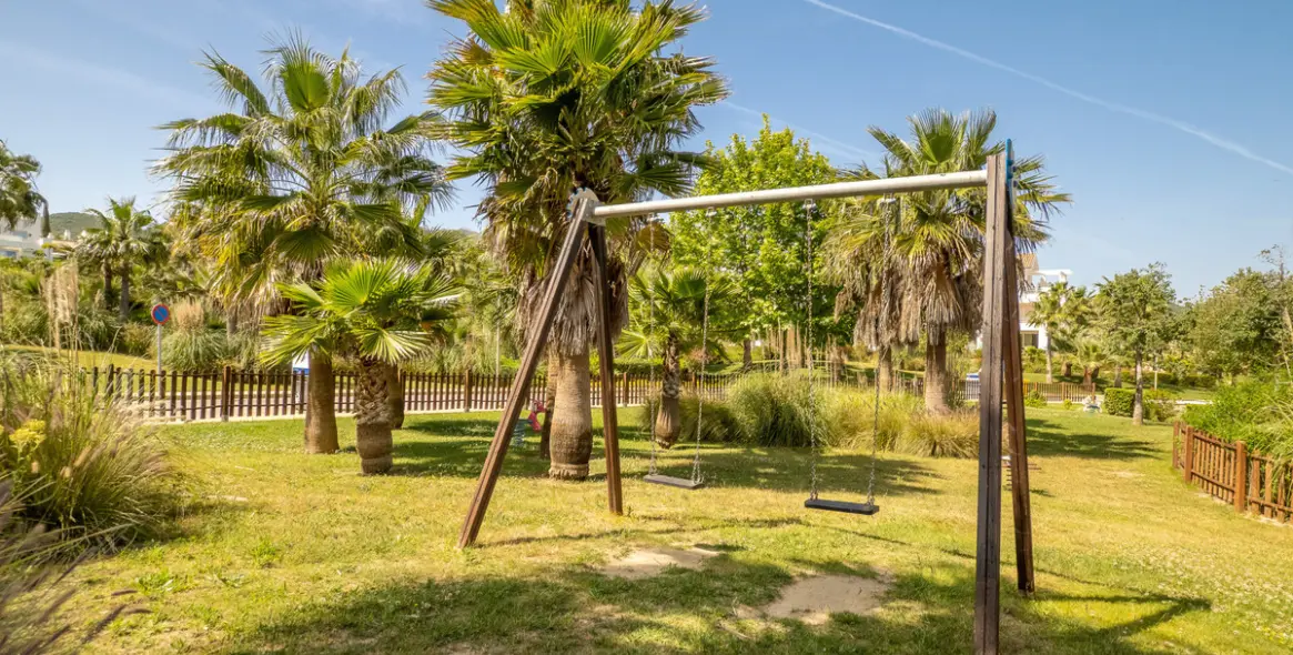 Продажа апартаментов на среднем этаже в Casares 36