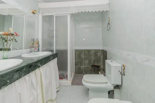 Image 6 thumb