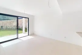Image 4 thumb